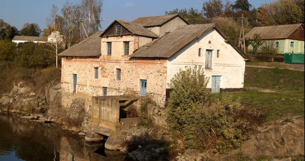 Młyn wodny w Lubarze