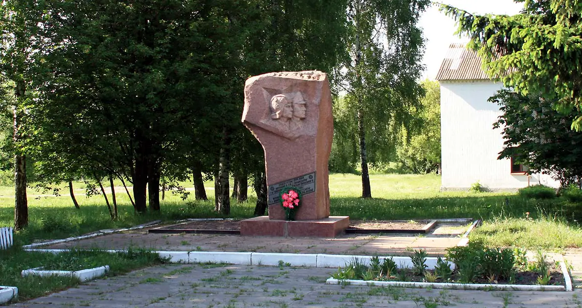 Пам'ятний знак в селі Осиково, Бердичівського району, присвячений воїнам І танкового корпусу ІІ польської армії Війська Польського