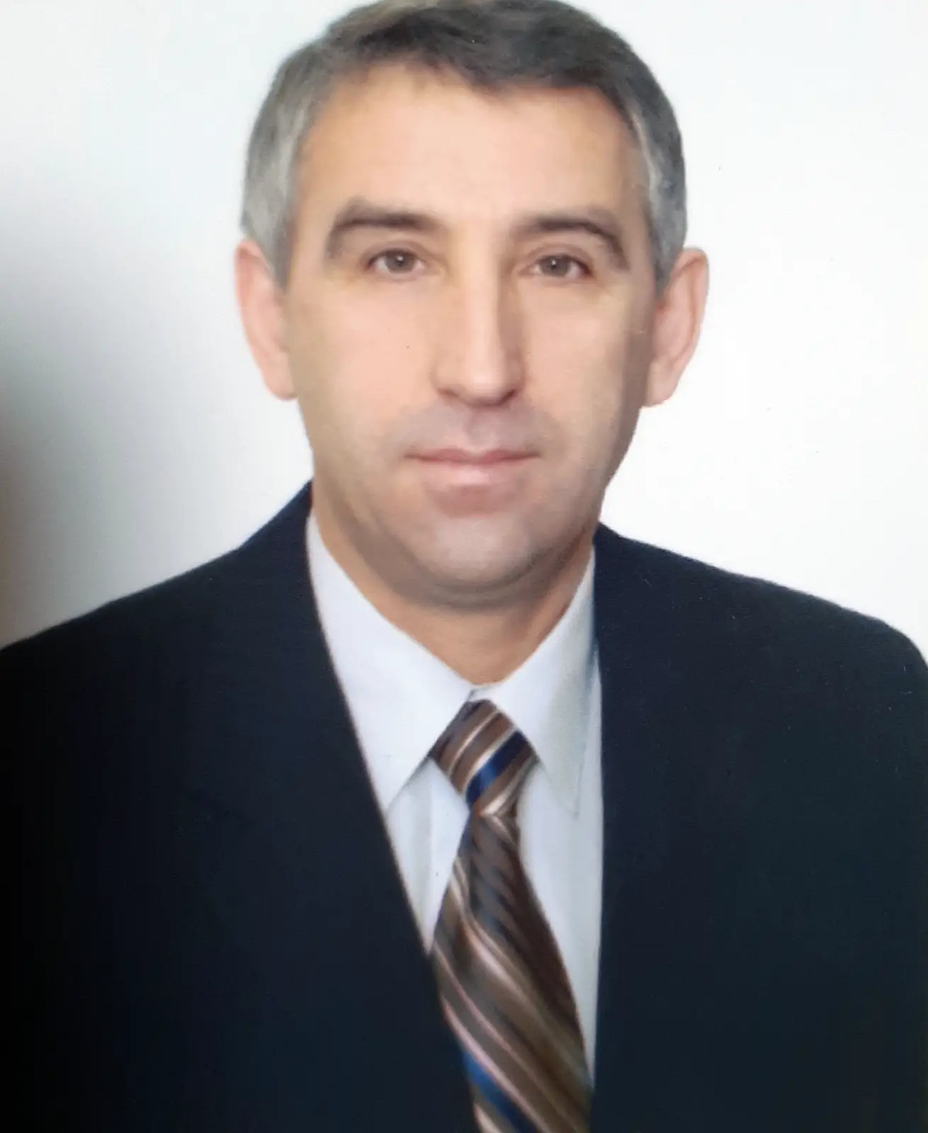 Wiktor Wołodymyrowycz Pawluk, kandydat nauk historycznych, profesor Katedry Stosunków Międzynarodowych Narodowego Uniwersytetu „Akademia Ostrogska”